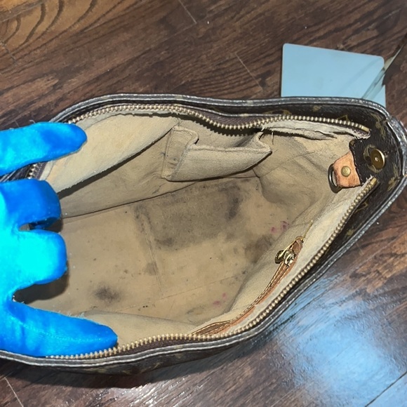 Authentic Louis Vuitton Looping Monogramed GM Tote - Picture 7 of 14